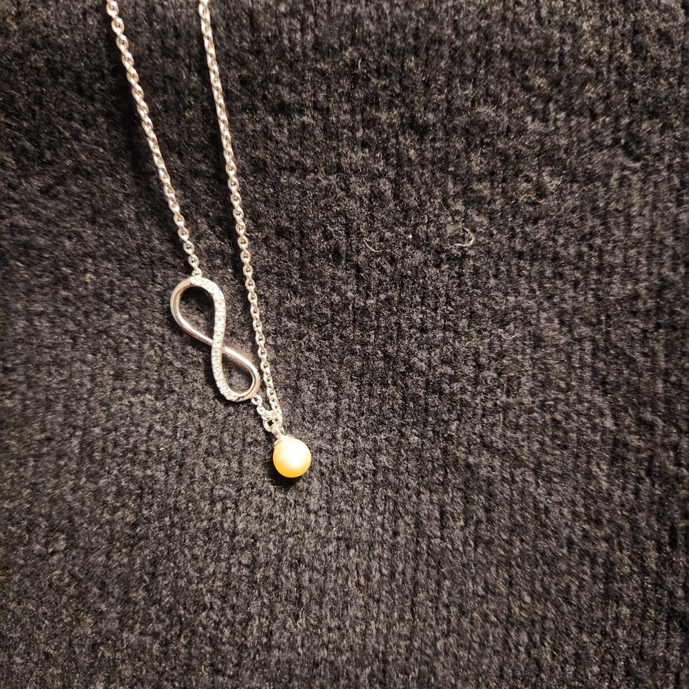 Vantel Pearls Silver Necklace with Cream Pearl